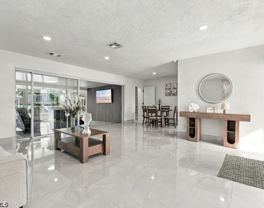 5622 Deauville Court - Photo Thumbnail 29