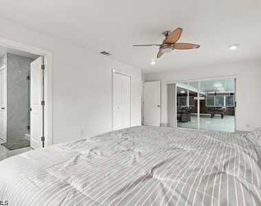 5622 Deauville Court - Photo Thumbnail 20