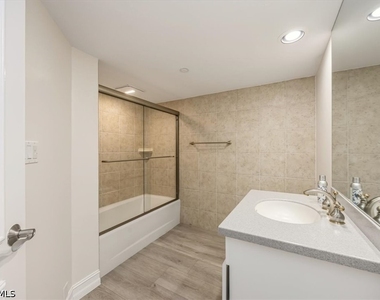 4751 Gulf Shore Boulevard N - Photo Thumbnail 10