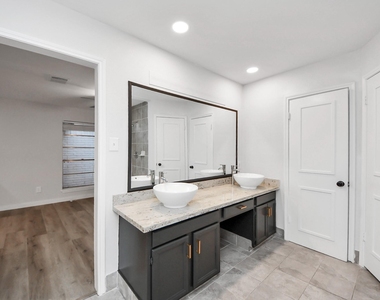 718 Land Grant Drive - Photo Thumbnail 20