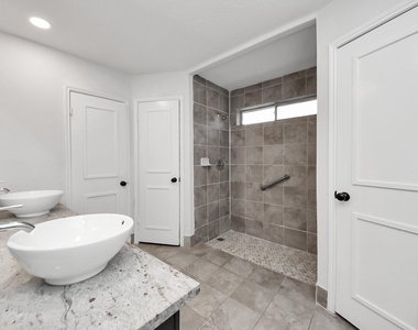 718 Land Grant Drive - Photo Thumbnail 17
