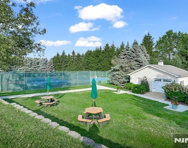 347 Winthrop - Photo Thumbnail 40