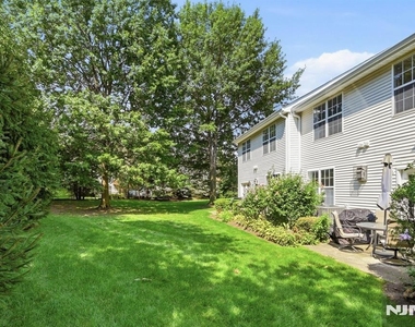 347 Winthrop - Photo Thumbnail 32