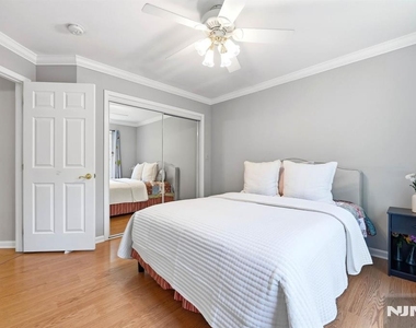 347 Winthrop - Photo Thumbnail 19