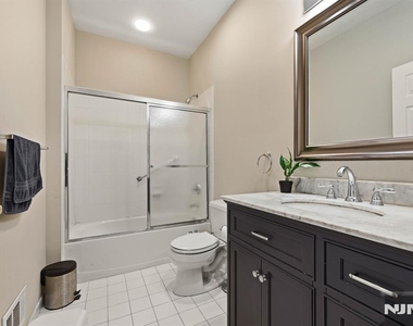 347 Winthrop - Photo Thumbnail 29