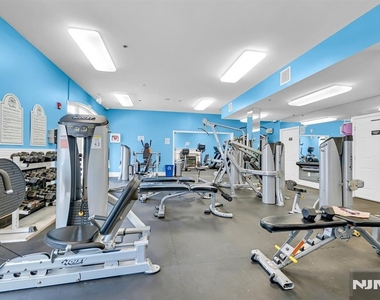 347 Winthrop - Photo Thumbnail 38