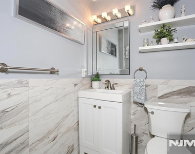 66 S Franklin - Photo Thumbnail 25