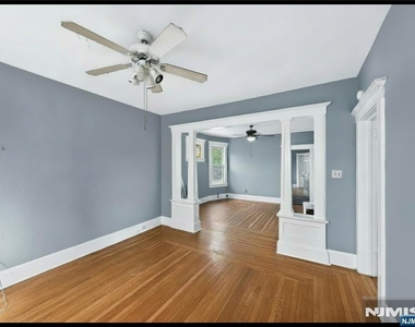 13 Oakwood - Photo Thumbnail 2