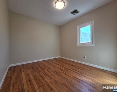19 Morton - Photo Thumbnail 11