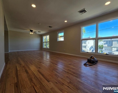 19 Morton - Photo Thumbnail 3