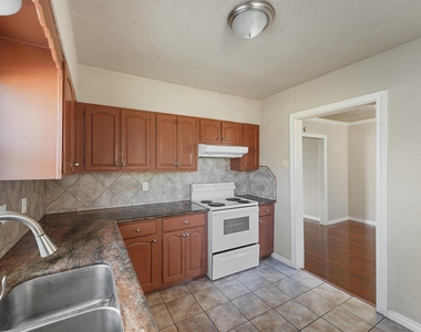 7128 Foster Street - Photo Thumbnail 6
