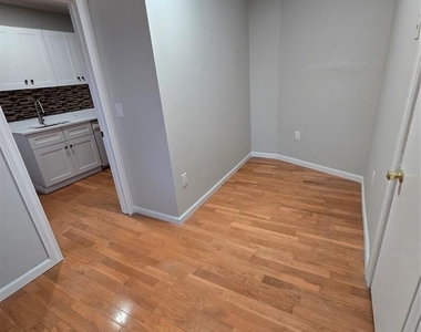 81 Main - Photo Thumbnail 11