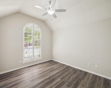12319 Georgetown Park Court - Photo Thumbnail 10