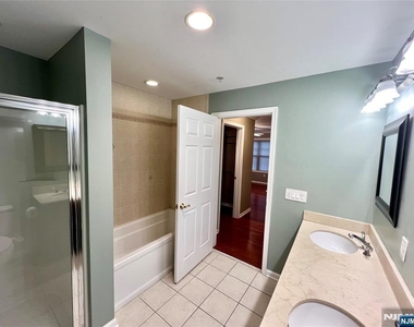 10 Terrace - Photo Thumbnail 8