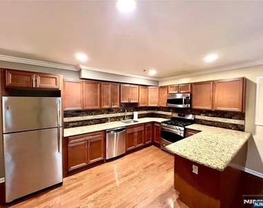 10 Terrace - Photo Thumbnail 1