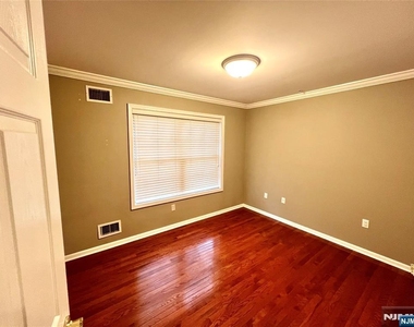 10 Terrace - Photo Thumbnail 9