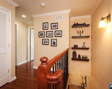 10 Terrace - Photo Thumbnail 3