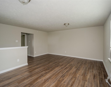 1435 Magnolia Street - Photo Thumbnail 4