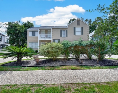 2315 Swift Boulevard - Photo Thumbnail 2
