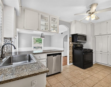 2315 Swift Boulevard - Photo Thumbnail 28