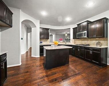 1111 Wheatfield Court - Photo Thumbnail 9