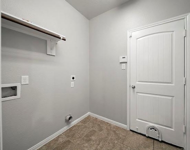 1111 Wheatfield Court - Photo Thumbnail 23