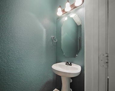 1111 Wheatfield Court - Photo Thumbnail 22