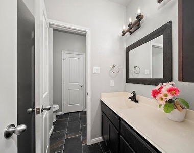 1111 Wheatfield Court - Photo Thumbnail 21