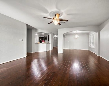 1111 Wheatfield Court - Photo Thumbnail 5