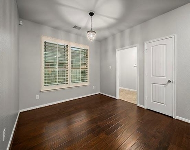 1111 Wheatfield Court - Photo Thumbnail 11