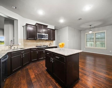 1111 Wheatfield Court - Photo Thumbnail 8