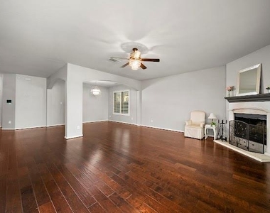 1111 Wheatfield Court - Photo Thumbnail 6
