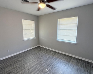 1807 Barbara Lane - Photo Thumbnail 10