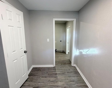 1807 Barbara Lane - Photo Thumbnail 20