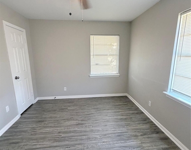 1807 Barbara Lane - Photo Thumbnail 11