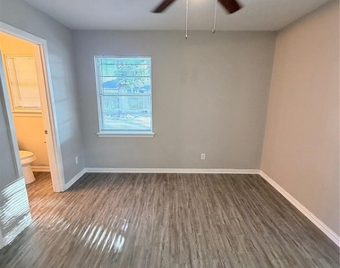 1807 Barbara Lane - Photo Thumbnail 9