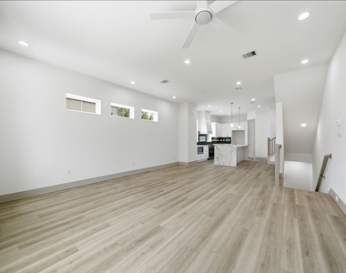 1116 Weiss Street - Photo Thumbnail 2
