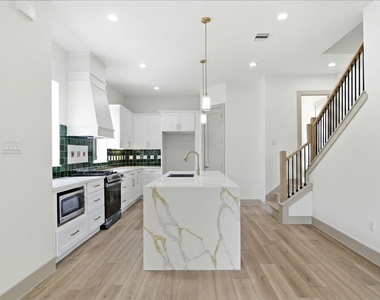 1116 Weiss Street - Photo Thumbnail 3
