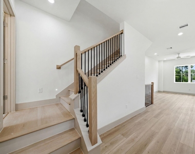 1116 Weiss Street - Photo Thumbnail 8