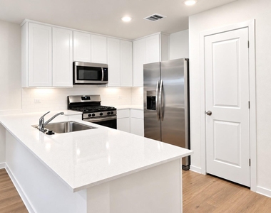 2706 Crested Creek Lane - Photo Thumbnail 2