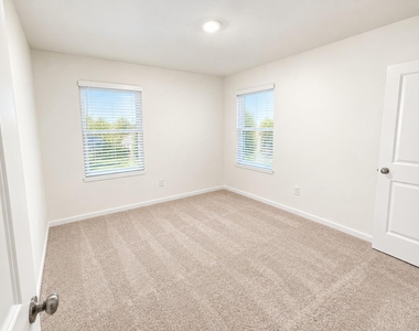 2706 Crested Creek Lane - Photo Thumbnail 9