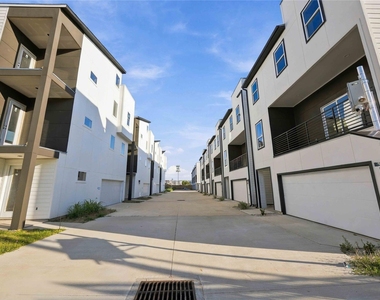 4704 Thornton Views Road - Photo Thumbnail 7