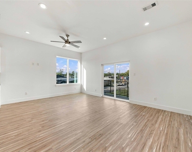4704 Thornton Views Road - Photo Thumbnail 11