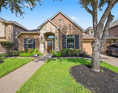 17915 Creek Bluff Lane - Photo Thumbnail 2