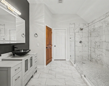 17915 Creek Bluff Lane - Photo Thumbnail 13