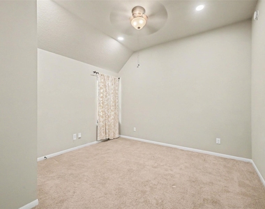 17915 Creek Bluff Lane - Photo Thumbnail 11