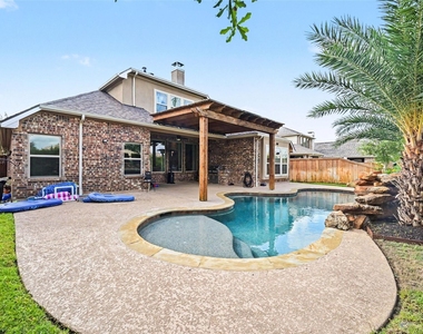 17915 Creek Bluff Lane - Photo Thumbnail 22