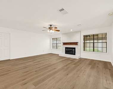 9907 Sagegreen Drive - Photo Thumbnail 3