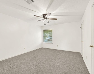 9907 Sagegreen Drive - Photo Thumbnail 7