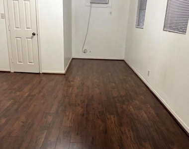 1614 W Sidnor Street - Photo Thumbnail 8